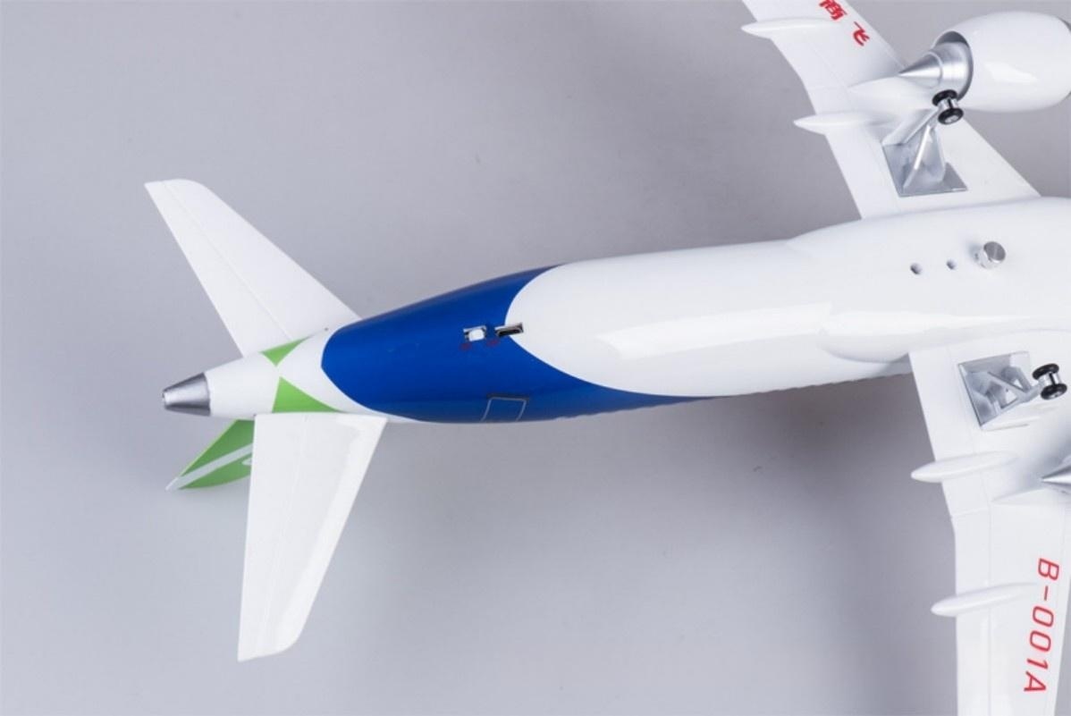 نموذج طائرة COMAC C919 مصنوع م - مراجعة Model Airplane Plastic وسعره