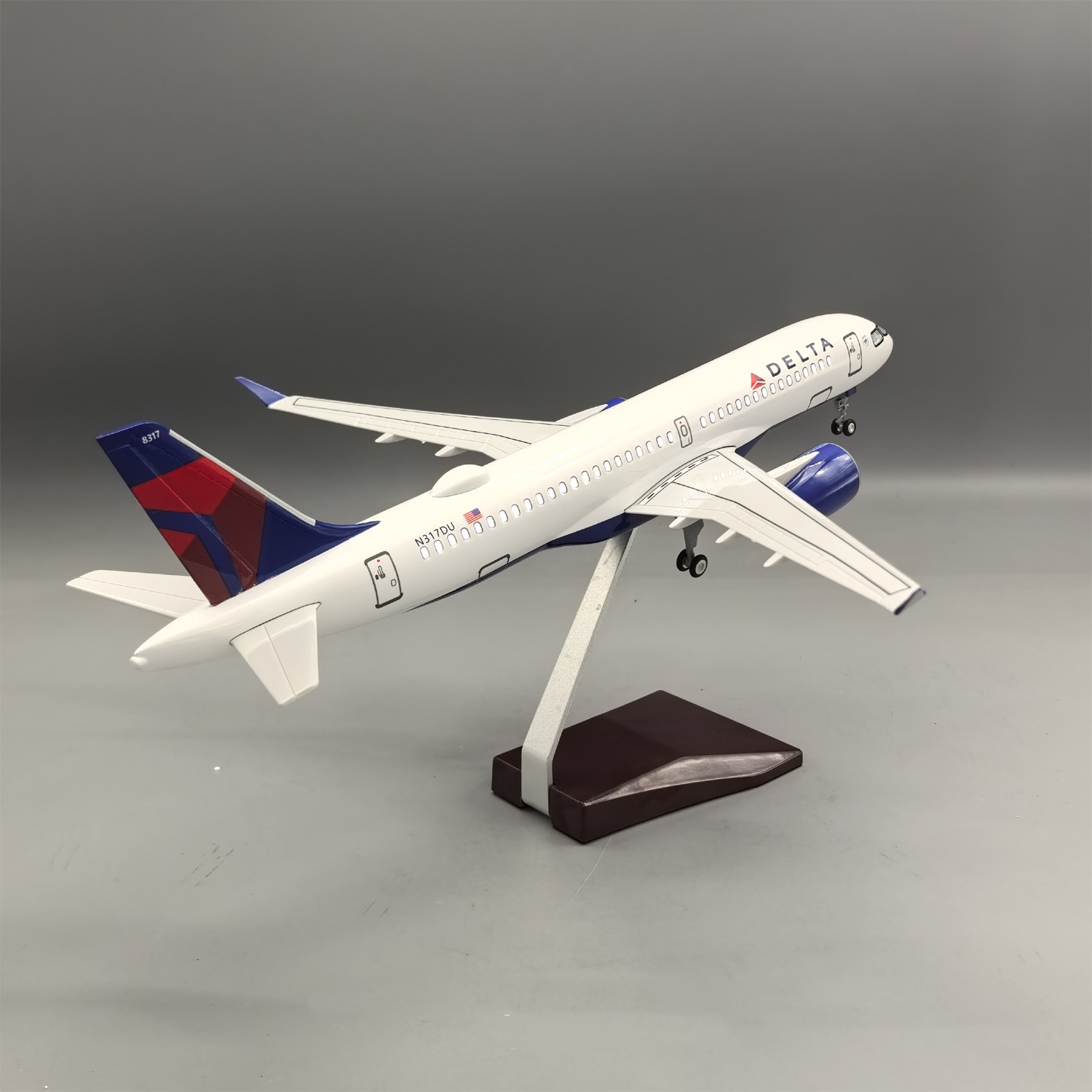 طائرة دلتا إير A220-300 بمقياس - مراجعة Model Airplane Plastic وسعره